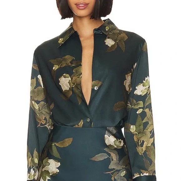 $495 Vince Floral Camellia Branch silk satin shirt blue white workwear Revolve - Picture 2 of 15